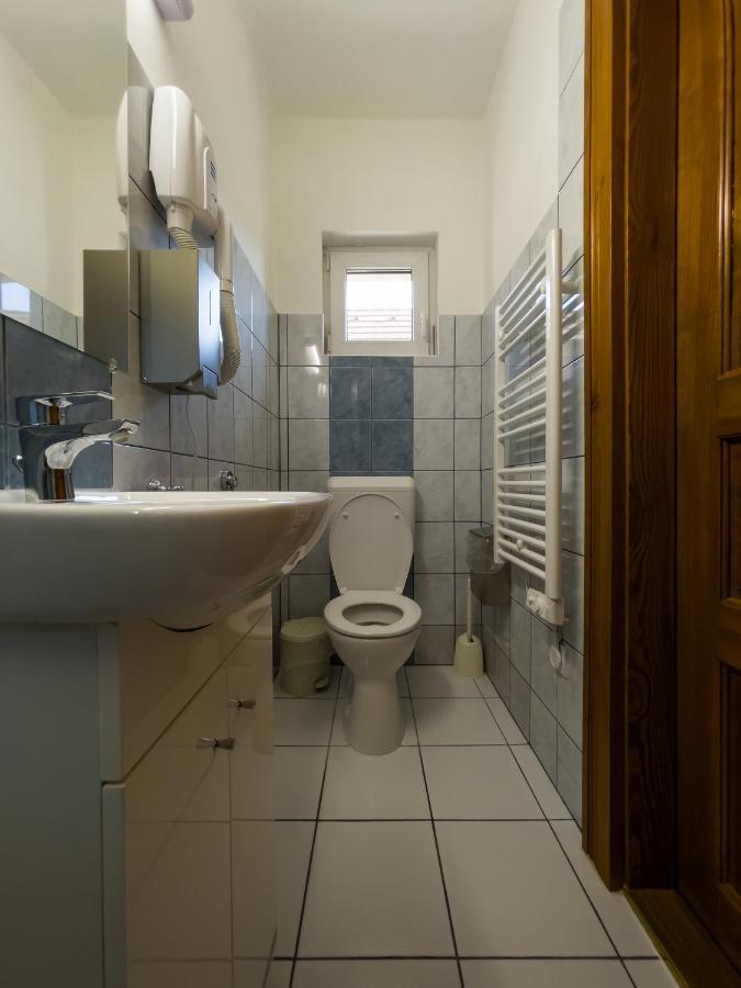 Bed and Breakfast Mamutfenyo Panzio Tata Esterno foto